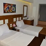 Royal Inn Residence