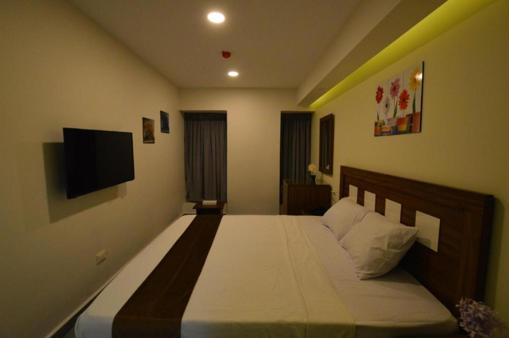 Royal Hotel 3*
